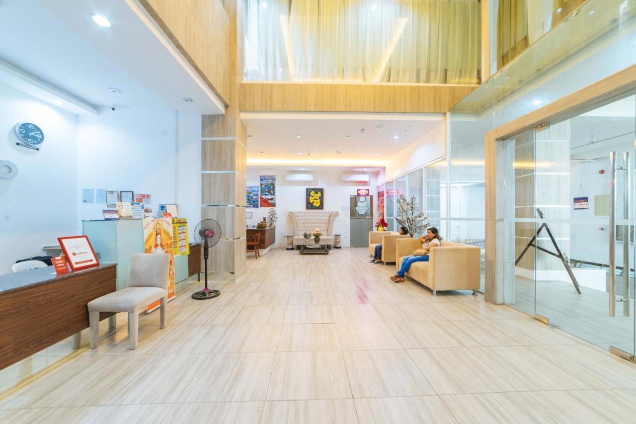 Reddoorz Plus At Hotel Metro Калибо Экстерьер фото